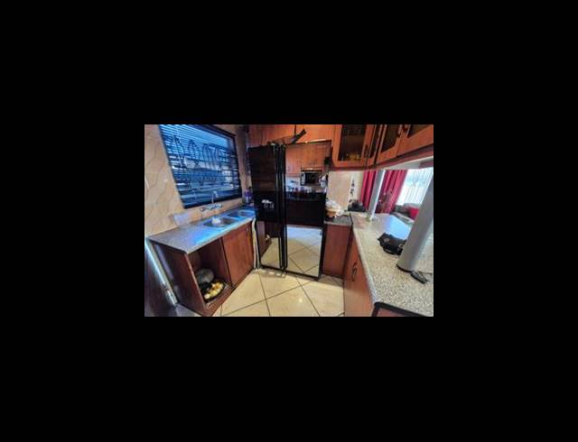 3 BEDROOM HOUSE FOR SALE IN THE ORCHARDS